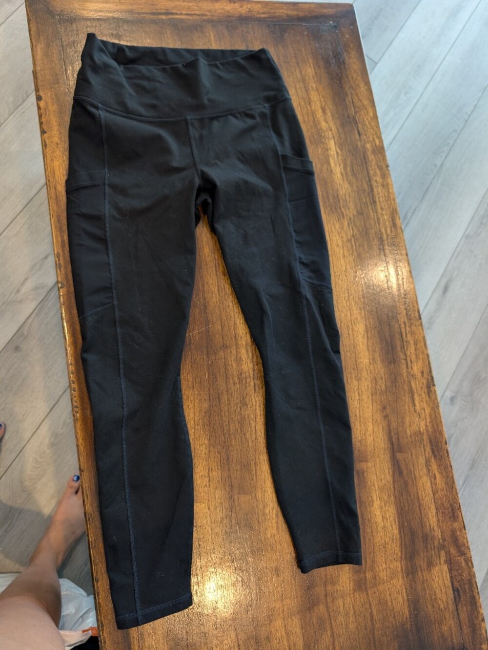 Size M Black Active Leggings with Side Pockets Fabletics